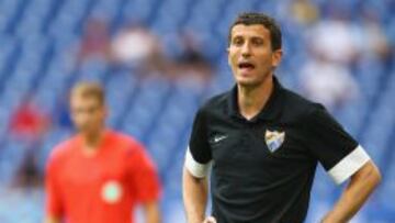 Javi Gracia da órdenes a sus jugadores.