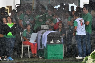 Estadio arena Condá en Chapecó, donde se celebra el homenaje a los jugadores y miembros del equipo técnico del club, fallecidos en el accidente aéreo en Colombia. 