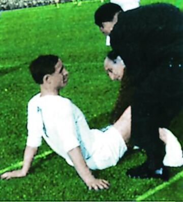 Fue elegido mejor jugador de Europa por la UEFA en 1958, mejor jugador de la Liga Francesa en 1960 y es considerado el tercer mejor jugador francés del siglo XX por la revista France Football.