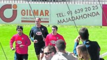 <b>CARRERA. </b>Agüero se ejercitó ayer junto a Antonio López.