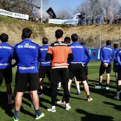 “Vosotros en el campo, nosotros en la grada, hay que darlo todo”