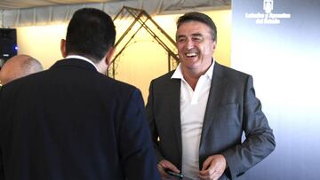 06/06/16 ACTO 70 ANIVERSARIO LOTERIAS Y APUESTAS DEL ESTADO
ENTREGA PREMIO A SAUL ÑIGUEZ
RADOMIR ANTIC
HIPODROMO LA ZARZUELA , MADRID