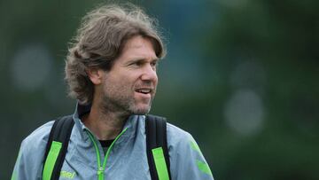 "Esta semana me estoy poniendo cada día el derbi del 97 en DVD"