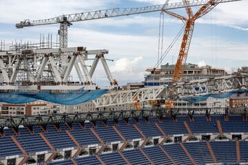 Así avanzan las obras remodelación y modernización del Santiago Bernabéu. Ni las lluvias de elevada intensidad caídas en la capital ni los efectos de la DANA climatológica que están afectando a toda España han frenado el ritmo de las obras cuya finalización está prevista para principio del mes de octubre de 2022, aunque es factible que la finalización de la reforma finalice unos meses antes de lo previsto.