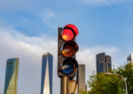 ¿Has perdido puntos por saltarte un semáforo en rojo? La Justicia podría devolvértelos si cumples este requisito