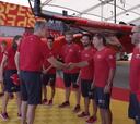 El Rey se sube a bordo del F50 en Cádiz junto a la tripulación española del SailGP