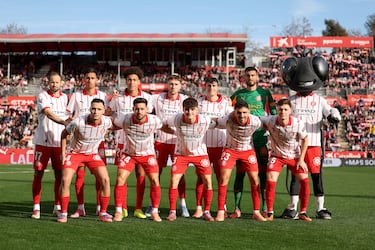 Once del Girona FC: Gazzaniga; Arnau, Vitor Reis, Francés, Blind, Álex Moreno; Tsygankov, Iván Martín, Witsel, Joel Roca y Vanat.