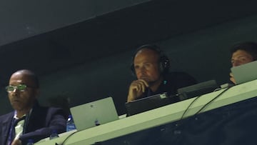 Luis Enrique: “¿Seguir en la tribuna fuera de casa? No me atrevo por mi integridad física...”