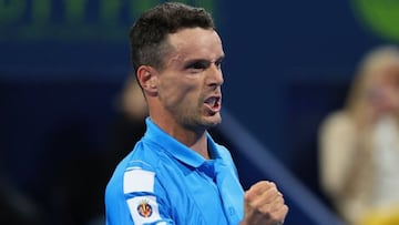 Bautista descose a Davidovich en un duelo fratricida