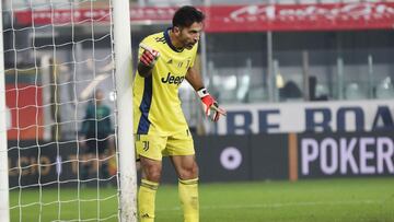 Parma (Italy), 19/12/2020.- Juventus&#039; goalkeeper Gianluigi Buffon reacts during the Italian Serie A soccer match Parma Calcio vs Juventus FC at Ennio Tardini stadium in Parma, Italy, 19 December 2020. (Italia) EFE/EPA/ELISABETTA BARACCHI