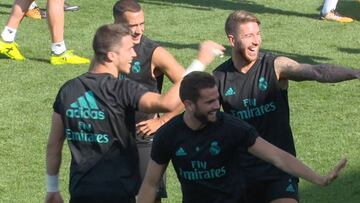 Ramos es una bestia: empujón a Nacho y ovación a los médicos