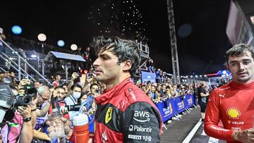 Carlos Sainz y Charles Leclerc tras acabar la carrera.