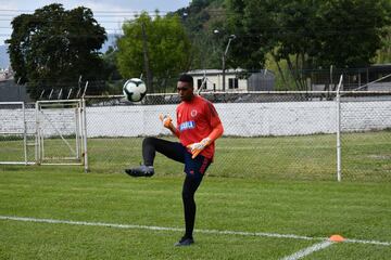 Colombia y Chile se enfrentan este jueves a las 8:30 p.m. en el estadio Hernán Ramírez Villegas. La Selección de Reyes solo necesita un punto para avanzar al cuadrangular final en Bucaramanga.