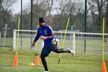 Se realizaron trabajos tácticos en defensa y ataque. Más adelante, tras una corta charla de Lorenzo y Pékerman, el grupo completo hizo fútbol en espacio reducido en el que el foco fue la toma de decisiones.
