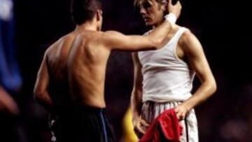 Simeone y Beckham intercambian sus camisetas.