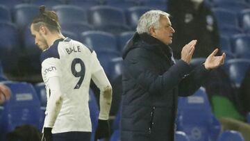 Gareth Bale y Jos&eacute; Mourinho.