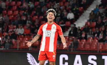 El vestuario del Almera vuelve a subirse al avin del ascenso