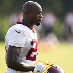 Washington Football Team libera al corredor Adrian Peterson
