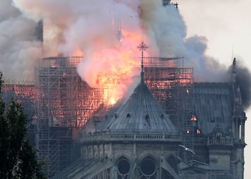 Devastador incendio de la catedral de Notre Dame, uno de los monumentos m¨¢s emblem¨¢ticos de Par¨ªs.