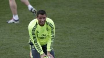 GRA027. MADRID, 19/03/2015.- El jugador del Real Madrid Cristiano Ronaldo durante el entrenamiento del equipo esta ma&ntilde;ana en Valdebebas, de cara al partido del domingo frente al Sevilla, correspondiente a la 30&ordf; jornada de la liga BBVA. EFE/Javier Liz&oacute;n