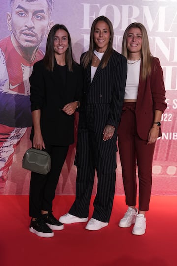 Lola, Menayo y Moraza, jugadoras del Atlético Femenino.