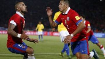 Alexis Sánchez y Arturo Vidal luchan por estar en el equipo ideal de la FIFA.