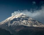 ¿Dónde se encuentra el volcán Popocatépetl y a qué distancia está de Cuernavaca y Tlaxcala?