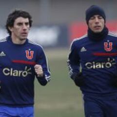 Corujo ya entrena en la U,
pero aún no firma contrato