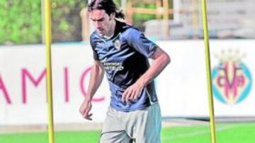 <b>EN PLENA FORMA. </b>Robert Pires está liderando al Submarino en las últimas semanas a base de buen juego y goles.