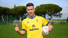 Jugadores que han vestido la camiseta del Atlético y el Cádiz