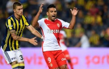 Falcao anota frente al Fenerbahce