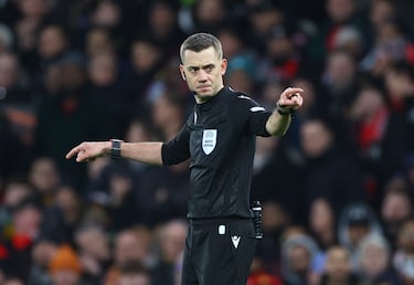 Tottenham vs Milan: who is Clement Turpin, the referee for the Champions League second-leg?
