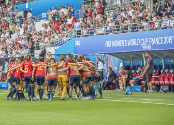 La Selecci¨®n hace pi?a para conjurarse antes del partido contra Estados Unidos, vigente campeona del Mundo.