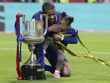 Nelson Semedo con su hija.