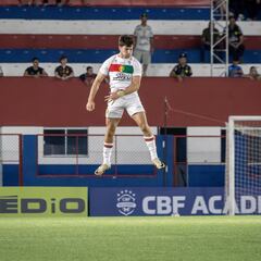 Un canterano de la U vuelve a Chile: duró menos de tres meses en Brasil