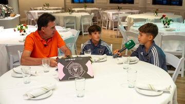 José Ramón De la Morena habla con Thiago Messi y Benja Suárez