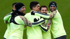 Otamendi, Rodri, Bernardo Silva y Mahrez, en el &uacute;ltimo entrenamiento del City antes de viajar a Madrid.