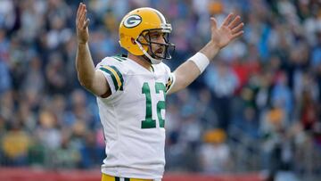 NASHVILLE, TN - NOVEMBER 13: Aaron Rodgers #12 of the Green Bay Packers reacts after throwing an interception during the game against the Tennessee Titans at Nissan Stadium on November 13, 2016 in Nashville, Tennessee.   Andy Lyons/Getty Images/AFP
 == FOR NEWSPAPERS, INTERNET, TELCOS &amp; TELEVISION USE ONLY ==