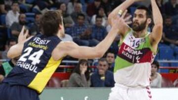 Fernando San Emeterio ante Vesely.