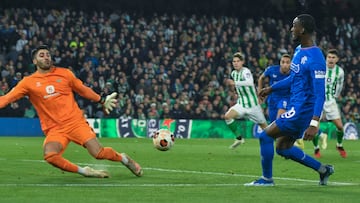 Rui Silva encaja un gol ante el Rangers.