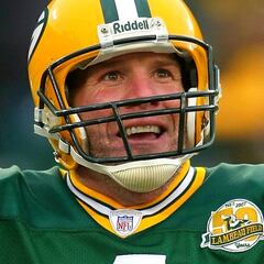 How many concussions did Brett Favre suffer as an NFL quarterback?