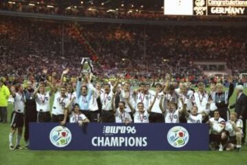 Alemania ganó su tercera Eurocopa en 1996 al ganar en la final a la República Checa.