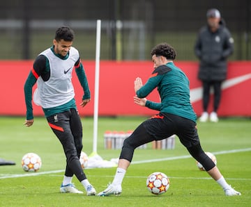 Imágenes del entrenamiento de Liverpool a tres días de jugar ante Real Madrid en la final de la Champions. Los Reds buscan su séptimo título en la Copa de Europa.