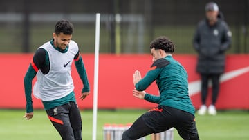 Luis Díaz y Curtis Jones en Liverpool