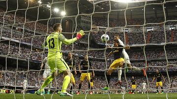 2 de mayo de 2017. Partido de ida de las semifinales de la Champions League entre el Real Madrid y el Atl¨¦tico de Madrid en el Bernab¨¦u (3-0). Cristiano Ronaldo marc¨® el 1-0.