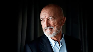Arturo Pérez-Reverte, escritor: “No son los tiranos los que hacen esclavos, sino los esclavos los que hacen tiranos”