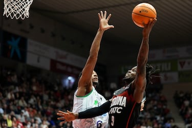 El Unicaja se estrella en Girona y se deja el liderato