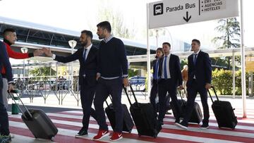 El Atlético a su llegada al aeropuerto.