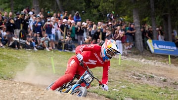 Loïc Bruni en la Copa del Mundo UCI MTB DH Pal Arinsal Andorra 2025