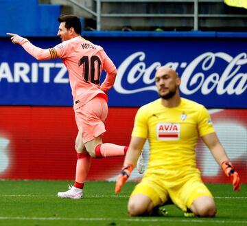 El jugador del Barcelona Messi celebra el 1-2 al Eibar. 